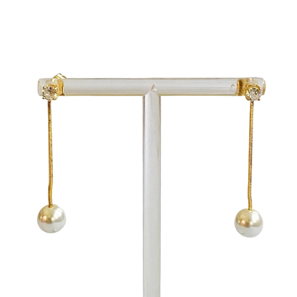 Dangling Pearl Earring