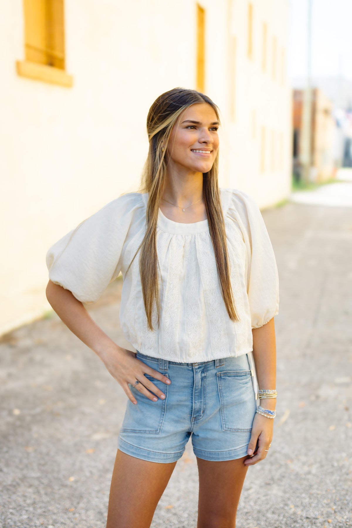 CIEBON: Lace Applique Crop Top