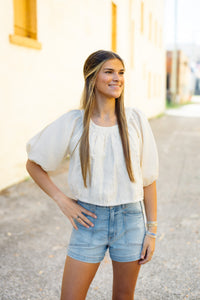 CIEBON: Lace Applique Crop Top