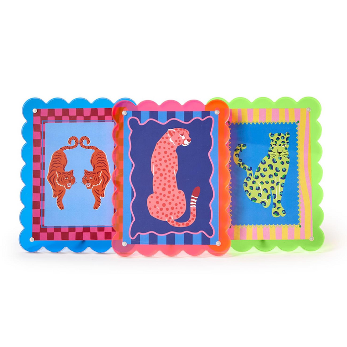 Scalloped Edge Acrylic Photo Frame