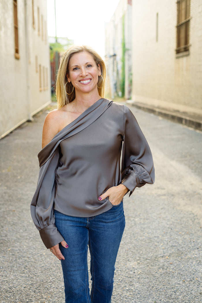 The Ellie Mae Top in Charcoal Brown