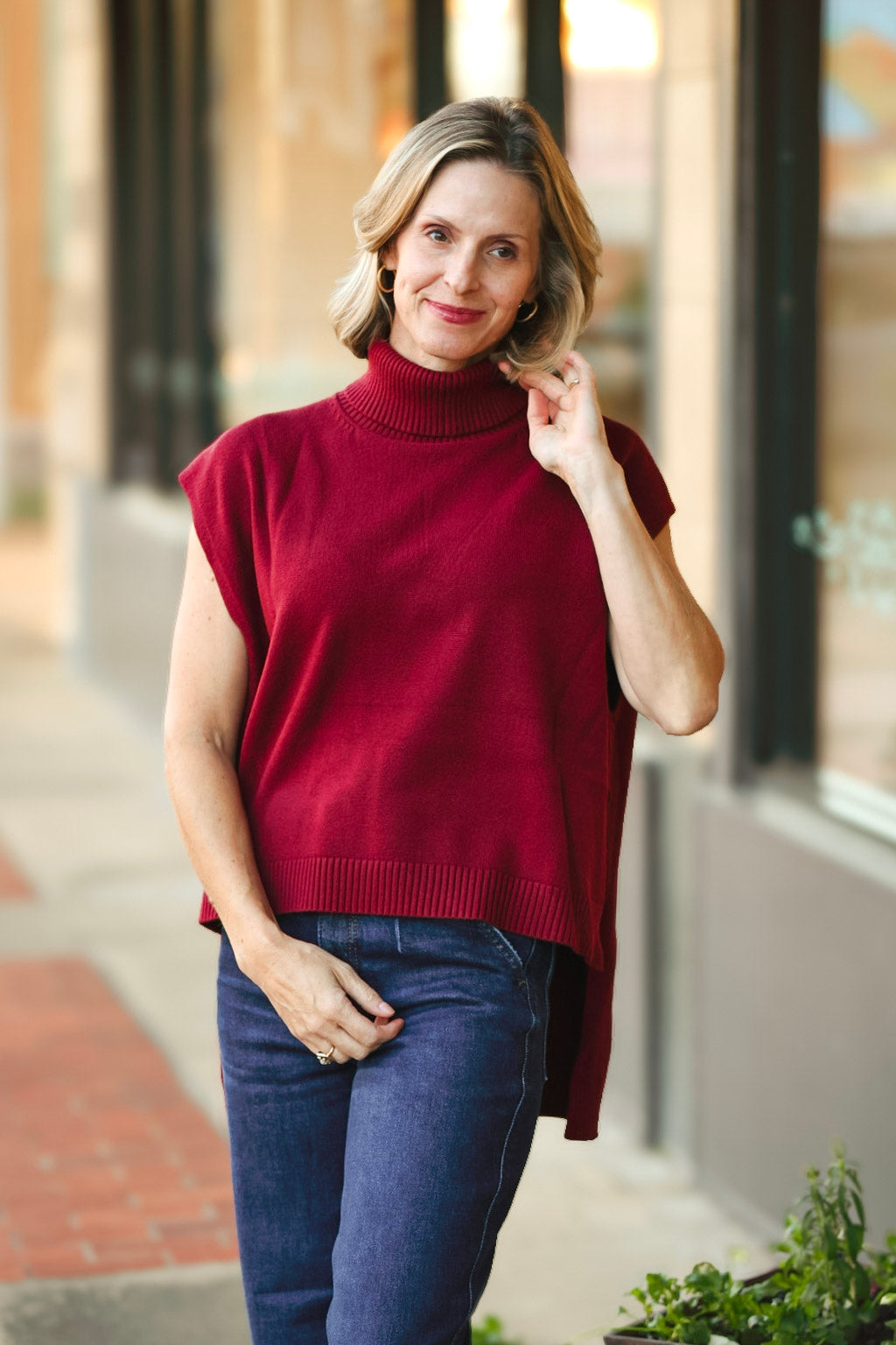 Karlie: Turtleneck Sleeveless Sweater Hi Lo Burgundy