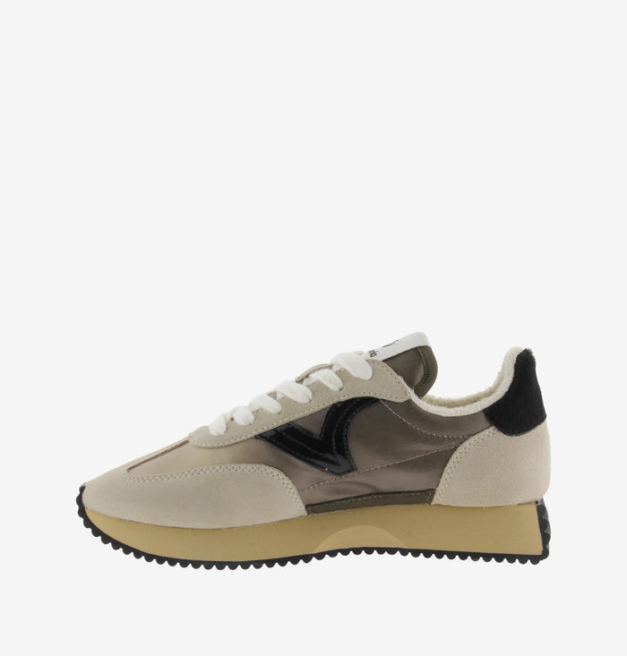 Victoria: Cosmos Metal Sneaker