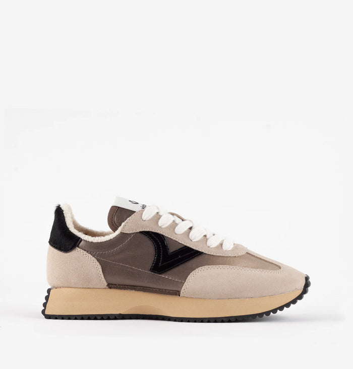 Victoria: Cosmos Metal Sneaker