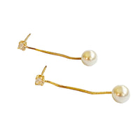 Dangling Pearl Earring